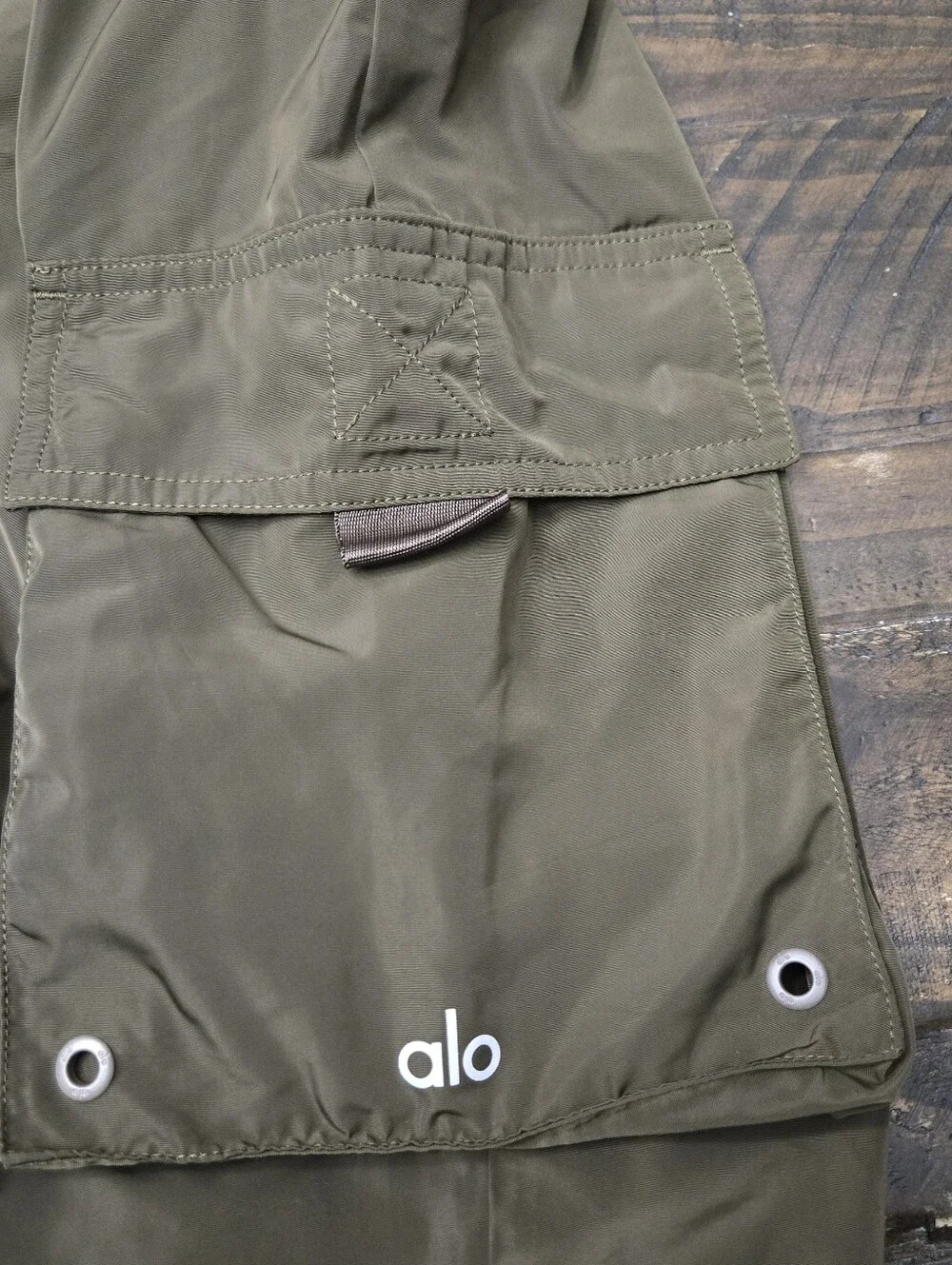 ALO YOGA It Girl Cargo Joggers | M
